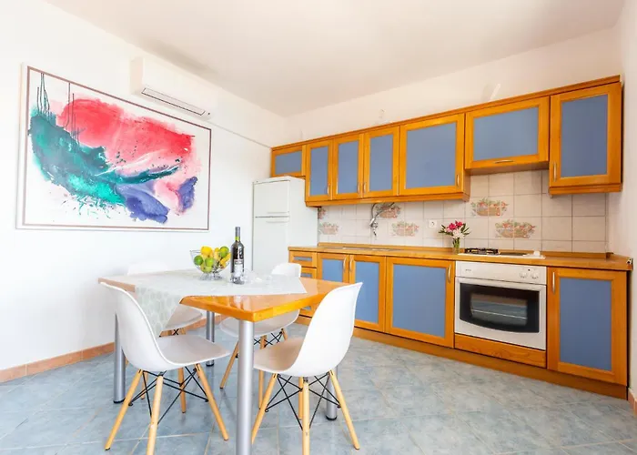 Kamelicina I * Vinišće