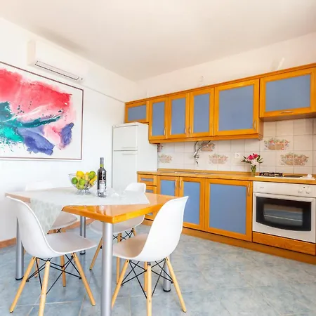 Beautiful In With Kitchen * Vinisce