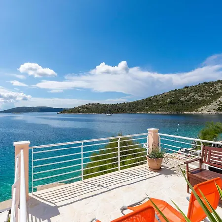 Stunning Apartment In Vinisce With House Sea View Апартаменти